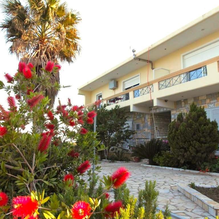 Guest House Suga 1 Qeparo Extérieur photo
