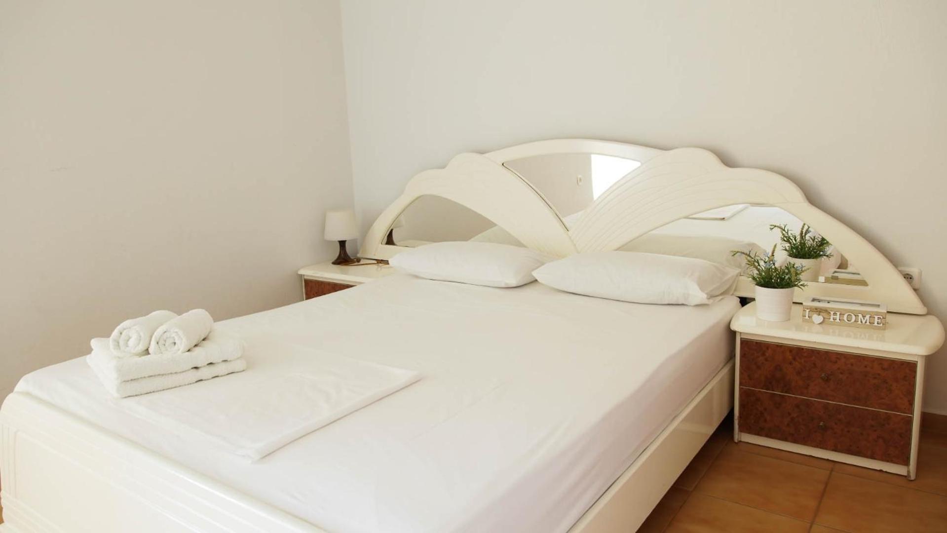 Guest House Suga 1 Qeparo Extérieur photo