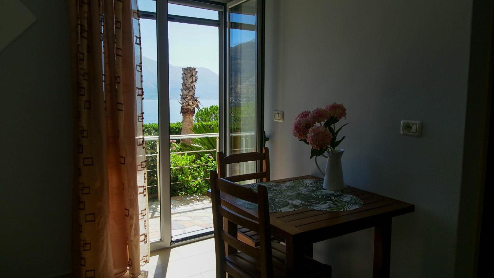 Guest House Suga 1 Qeparo Extérieur photo